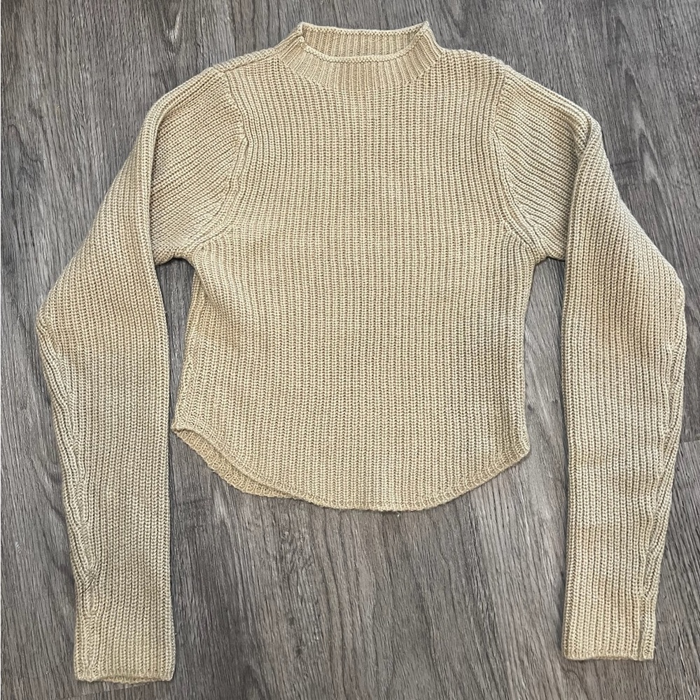 Pretty Little Thing tan sweater size 00.